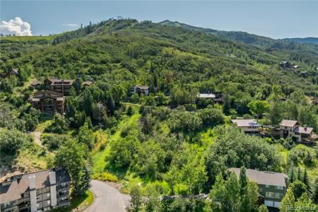 2725 Ski Trail Lane