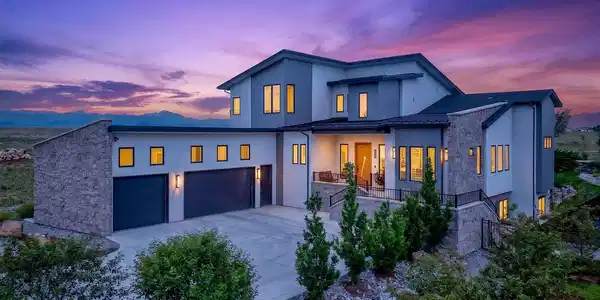 1206 W Pine Court