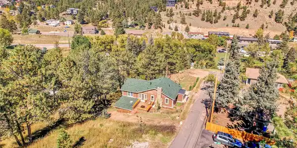 3425 Burnham Drive