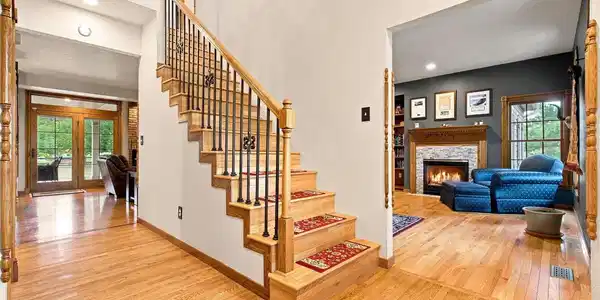 Image 4: Front Entryway