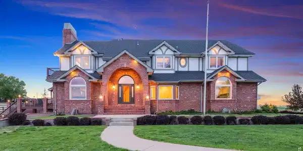 5337 Lookout Ridge Drive