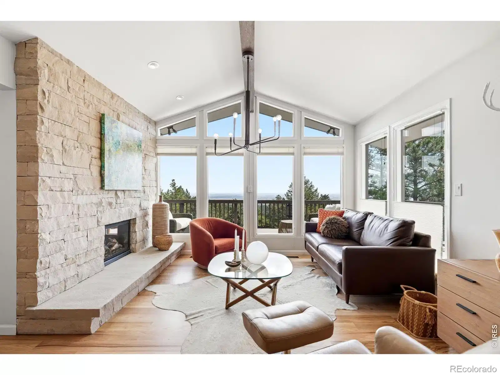 Image 1: A warm welcome paired with beautiful scenery the moment you step inside