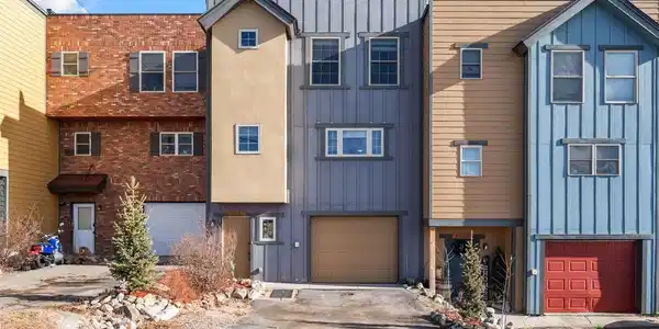 383 8th Street
