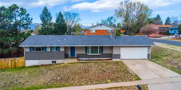 2122 Sussex Lane
