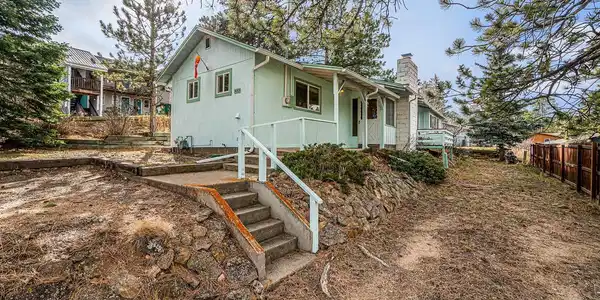 453 Aspen Avenue