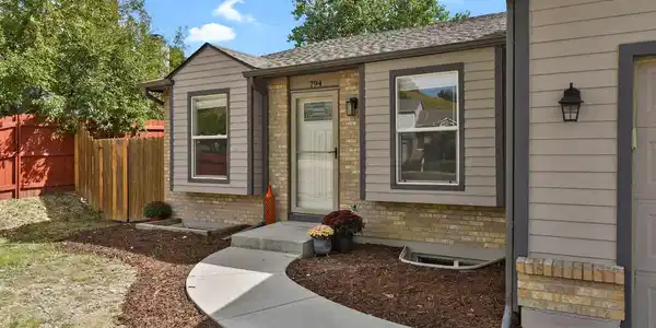 794 Crosstrail Drive