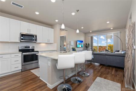420 E Fremont Place