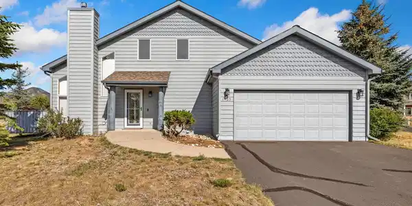 1425 Raven Circle