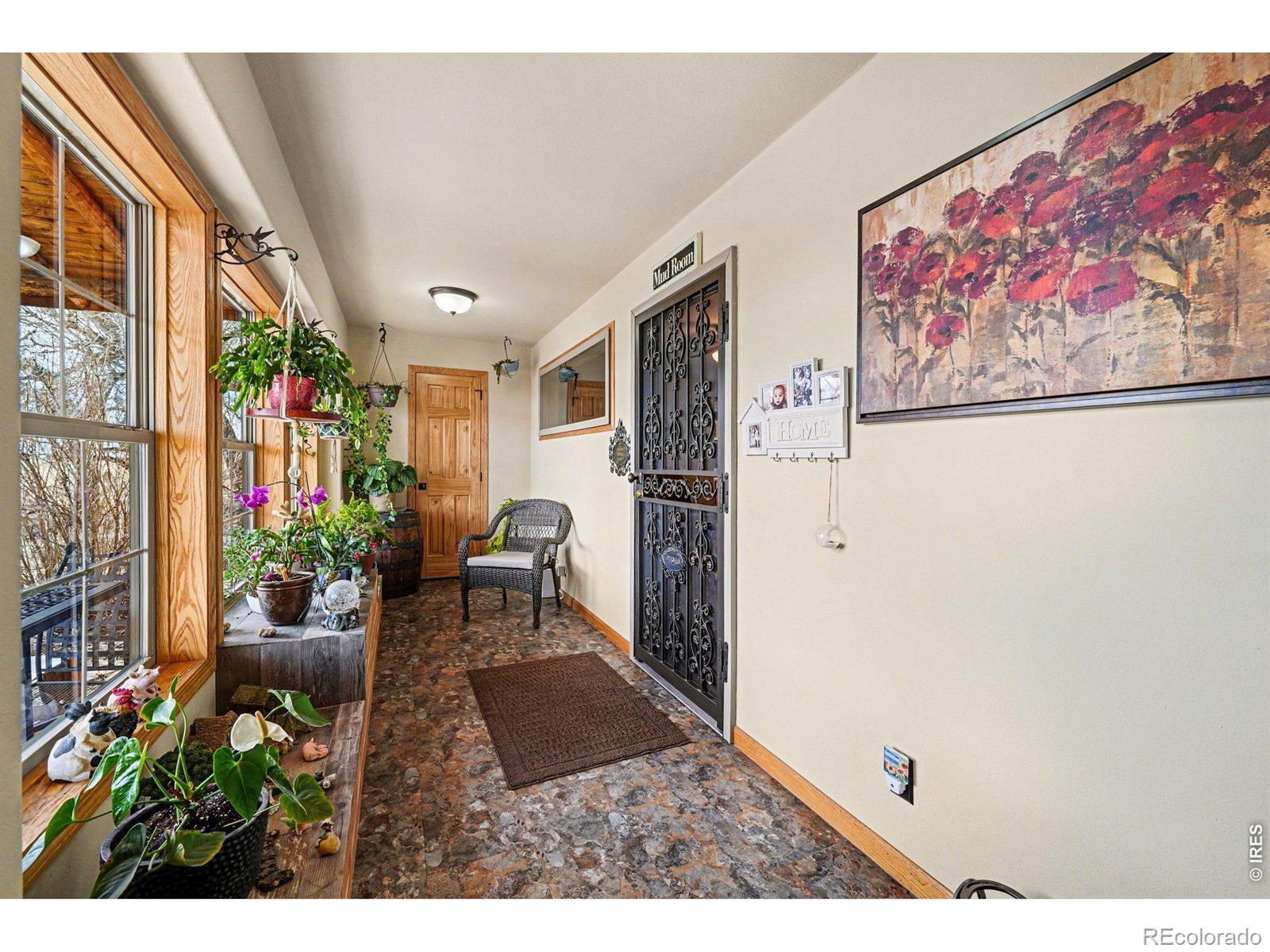 Image 4: Covered front patio Image 4: Covered front patio