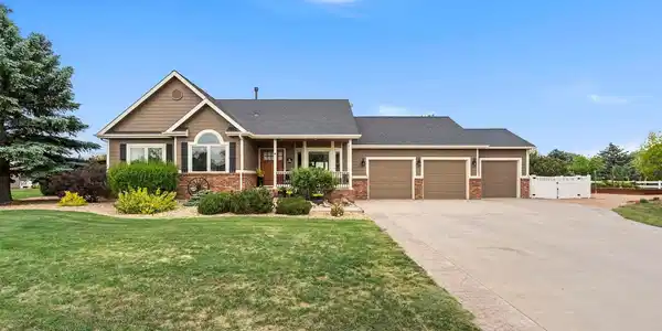 912 Clydesdale Lane