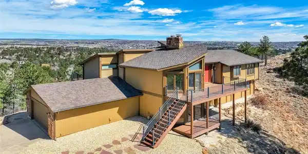 7035 Switchback Trail