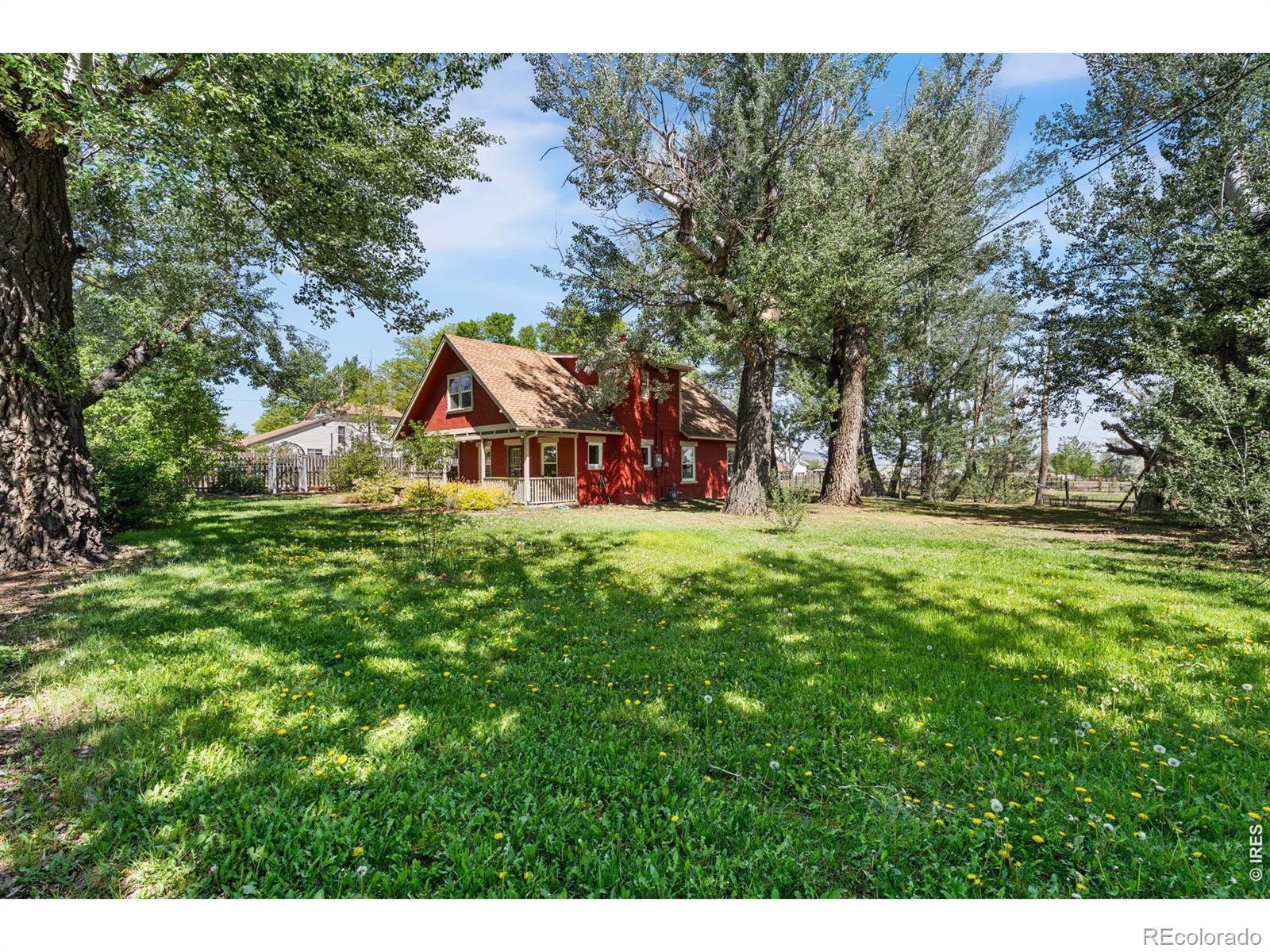 Image 2: Nearly 1 acre of flat, usable property for peace and quiet, outdoor enjoyment, or hobby farming. Image 2: Nearly 1 acre of flat, usable property for peace and quiet, outdoor enjoyment, or hobby farming.
