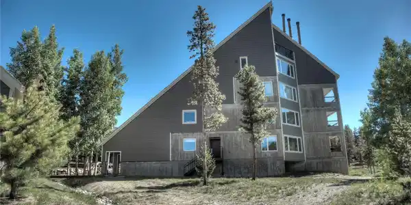 21650 US Highway 6
