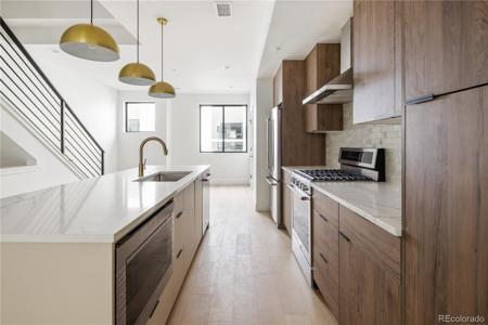 4425 W 45th