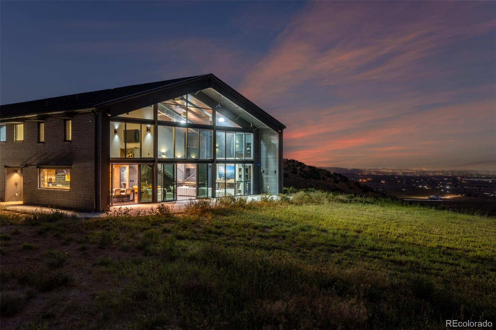 Image 3: Aluminum double thermal storefront glass throughout Image 3: Aluminum double thermal storefront glass throughout
