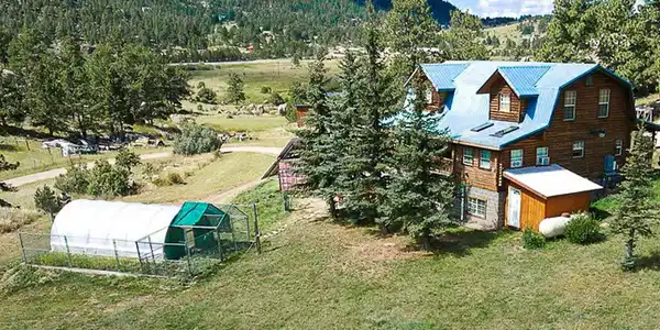 490 Gordon Court
