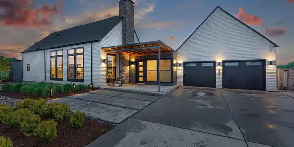 1563 Spring Creek Crossing