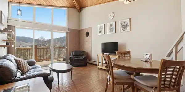 Image 4: Sunny Open Living, Dining Area