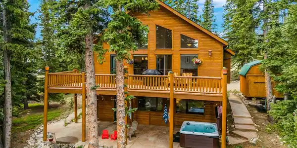 1205 Mountain View Drive