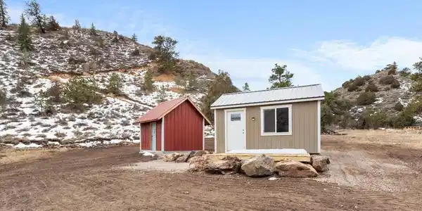 59 W Rustic Road