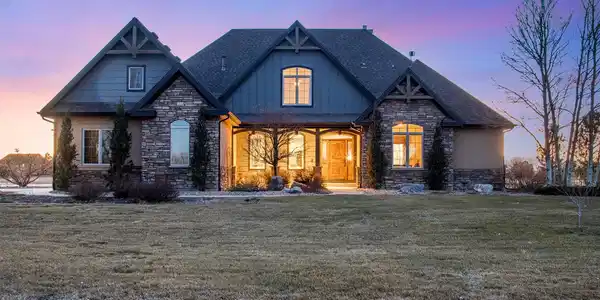 37127 Soaring Eagle Circle