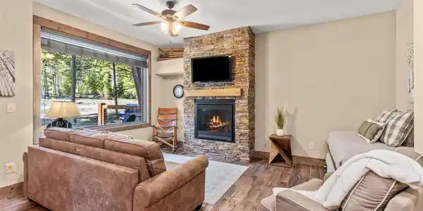 102 Lake Ridge Circle