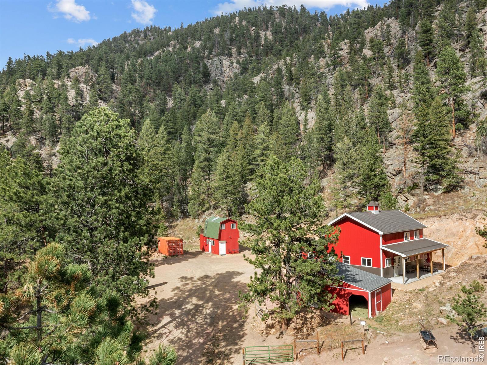 Image 4: Family compound on 2 lots totaling 7+acres Image 4: Family compound on 2 lots totaling 7+acres