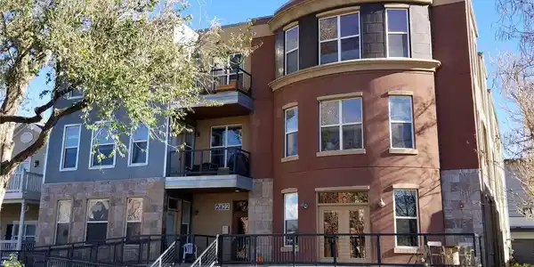 2422 Tremont Place