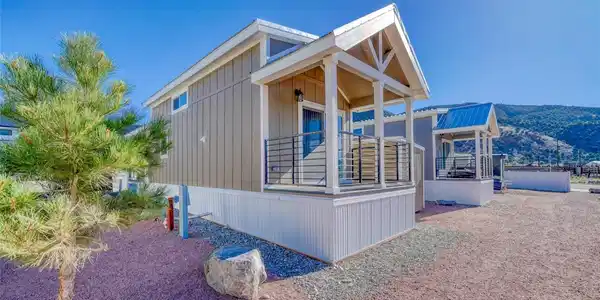 Image 2: South-facing Back Porch