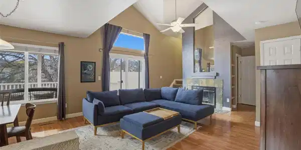 2669 S Deframe Circle