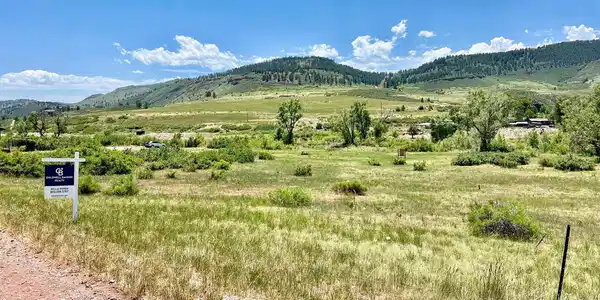 306 River Way