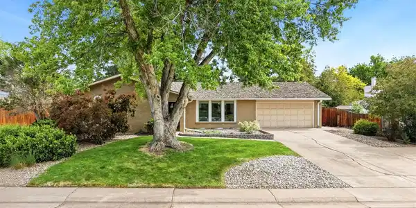 5477 W Hinsdale Place