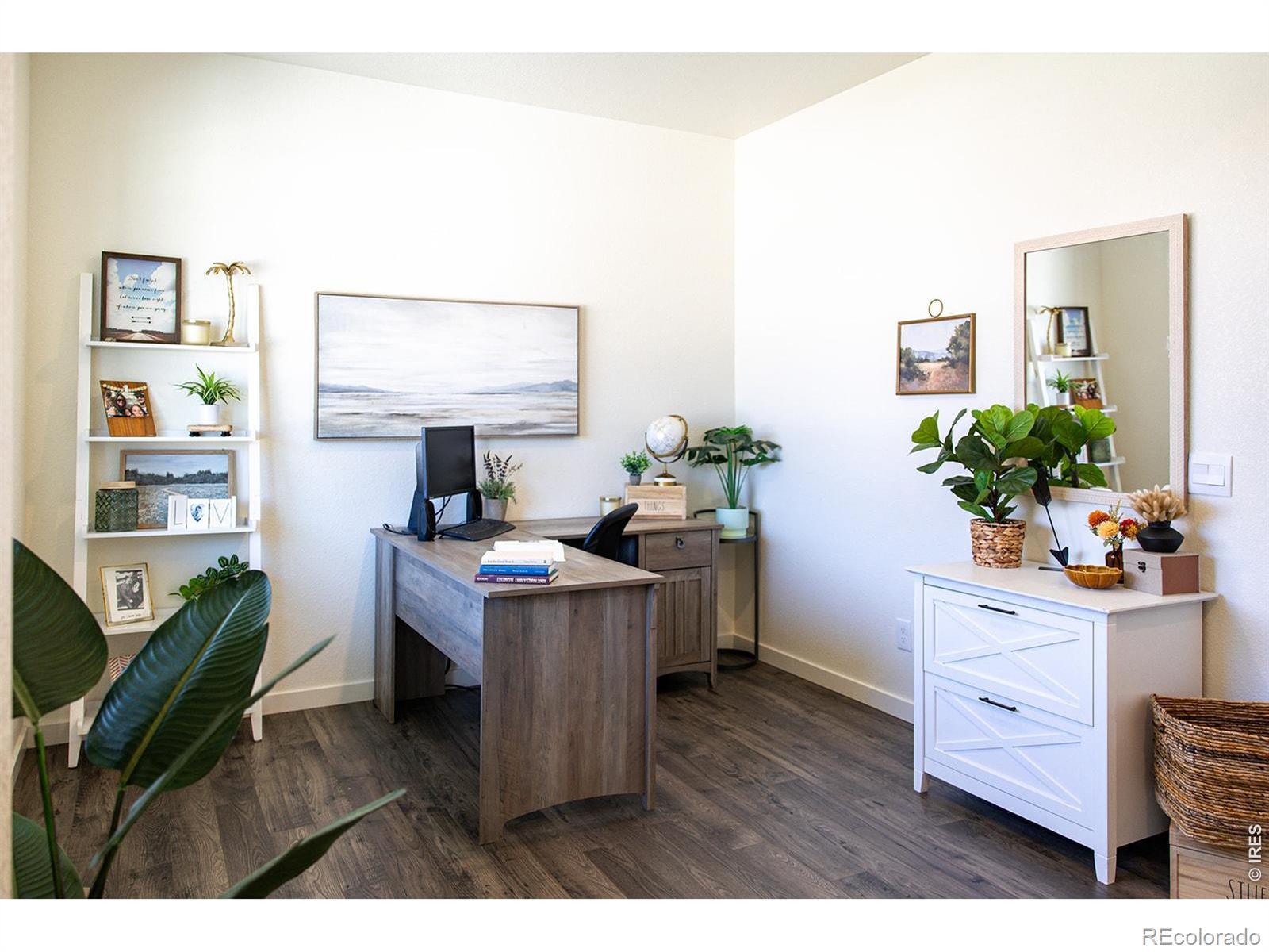 Image 3: Bright, spacious office off the front entry perfect for a private home workspace. Image 3: Bright, spacious office off the front entry perfect for a private home workspace.
