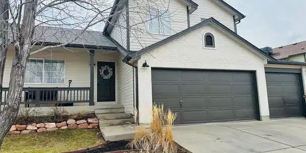 1872 W 135th Place