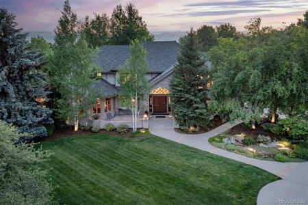 8439 Greenwood Drive