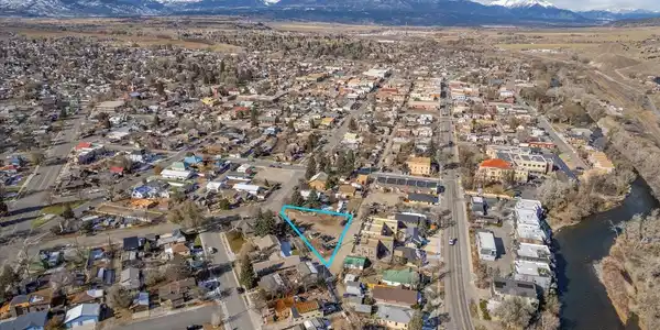 000 E Second Street
