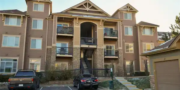 10061 W Victoria Place