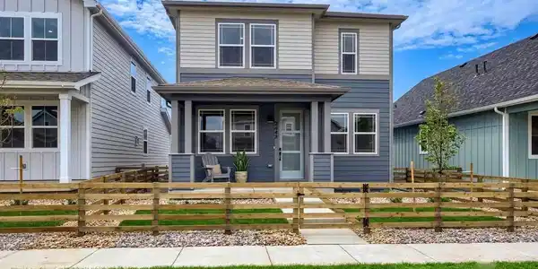Image 4: Landscape and fence complete Image 4: Landscape and fence complete