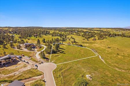 2379 Fox View Trail