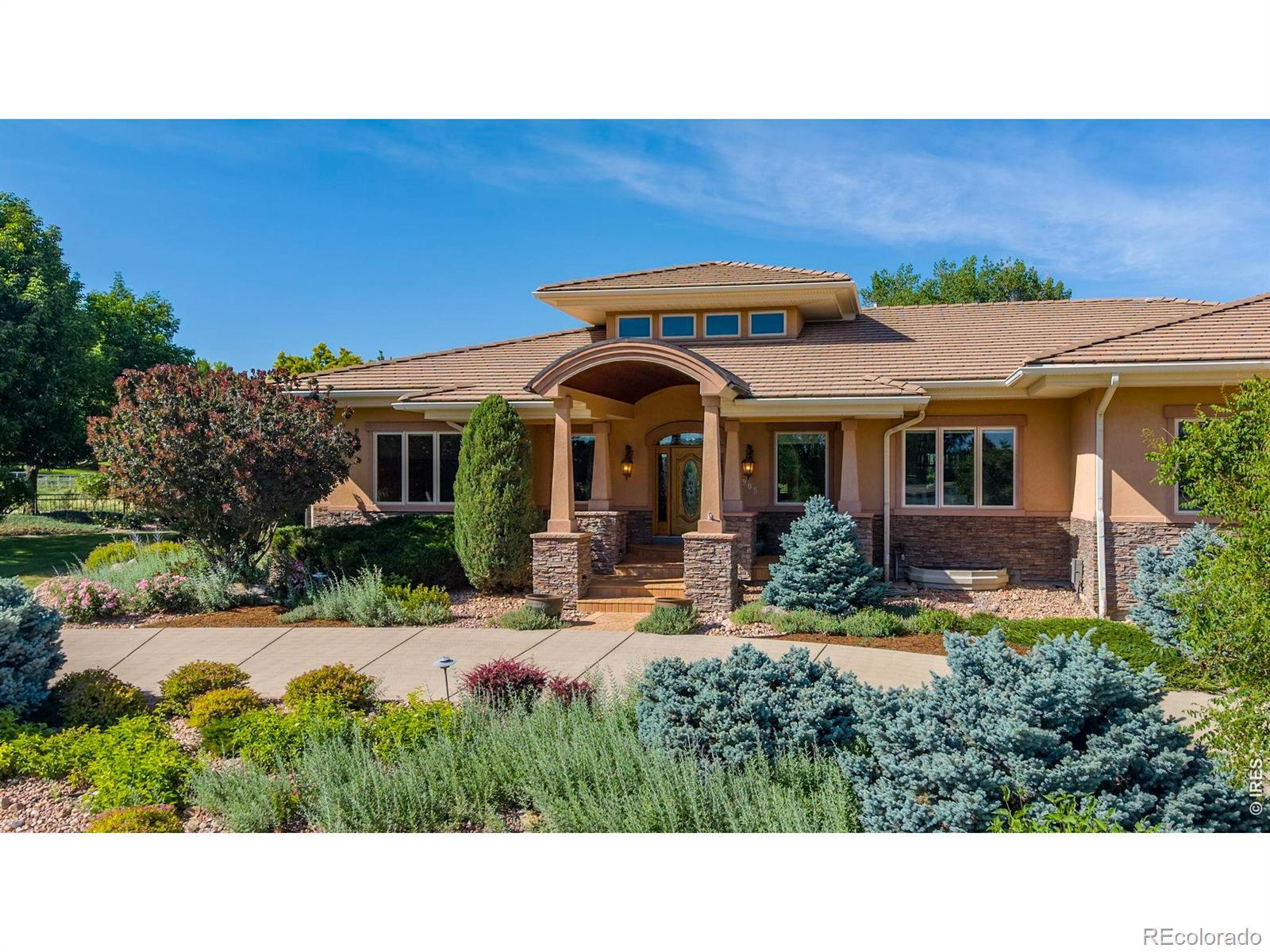 Image 2: Perfectly appointed on a .60 ACRE lot Image 2: Perfectly appointed on a .60 ACRE lot