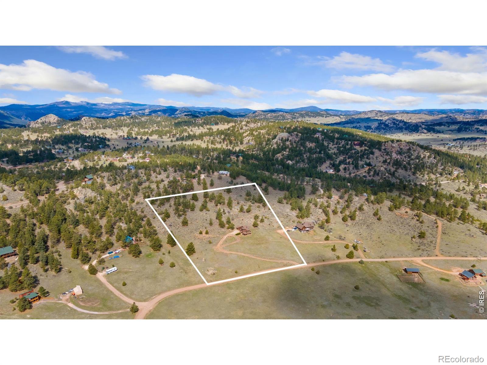 Image 3: White square shows property lines