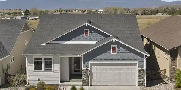6398 Lochside View