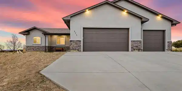 171 W Legend Drive
