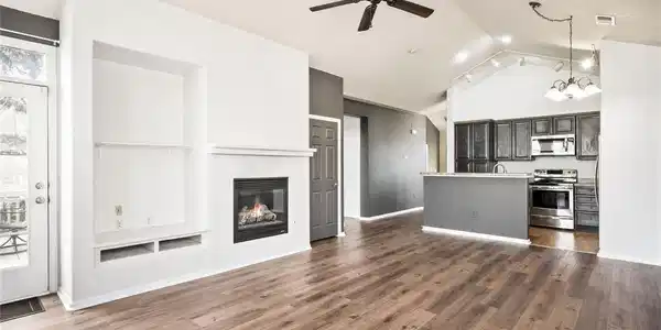 2240 S Vaughn Way