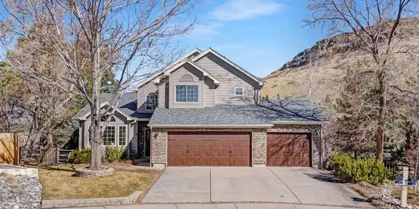 935 Meadow Run