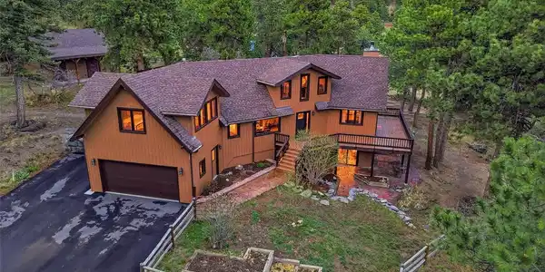 6271 Valley Lane