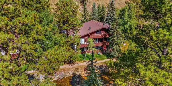 2760 Fall River Road