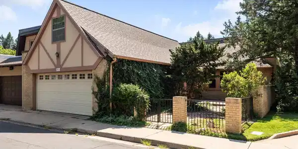 4953 Clubhouse Court