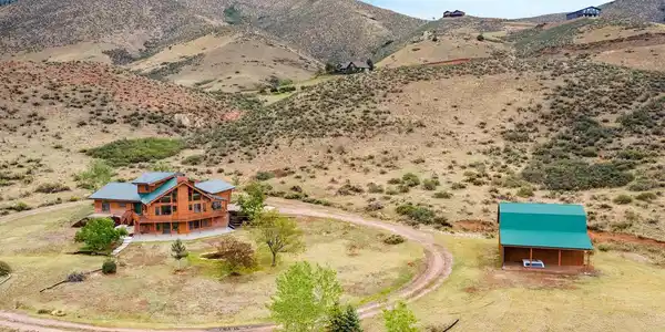 7820 Stag Hollow Road