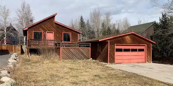 490 W Coyote Drive